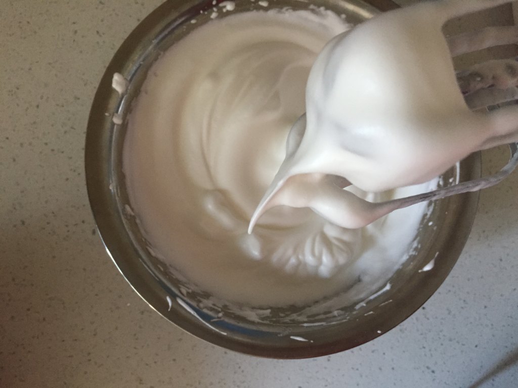 黑芝麻戚风蛋糕步骤6