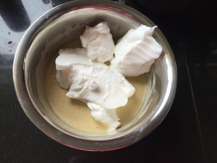 玫瑰酸奶无油蛋糕步骤5