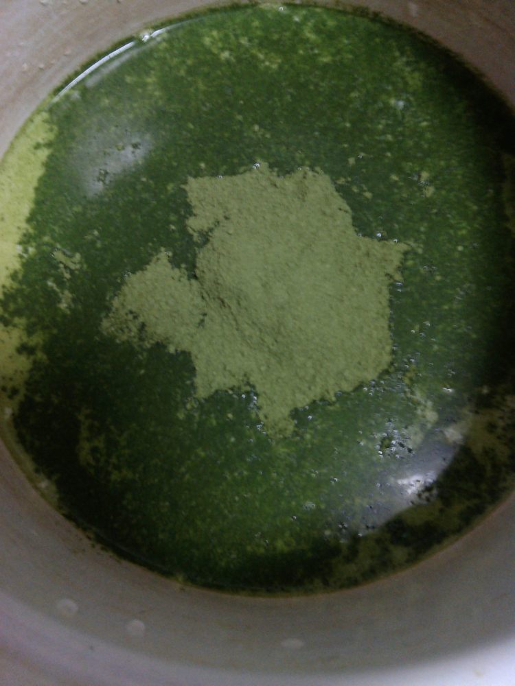 竹炭抹茶奶冻卷步骤1