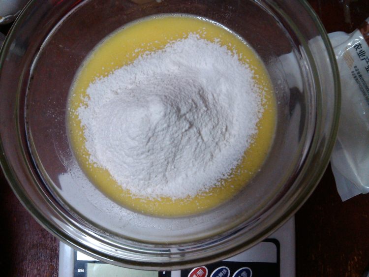 竹炭抹茶奶冻卷步骤9