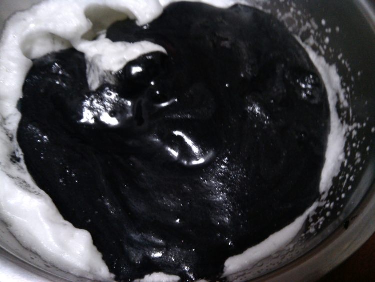竹炭抹茶奶冻卷步骤12