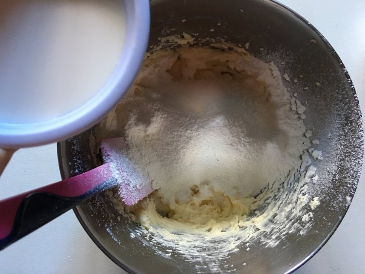 椰香巧克力豆马芬步骤4