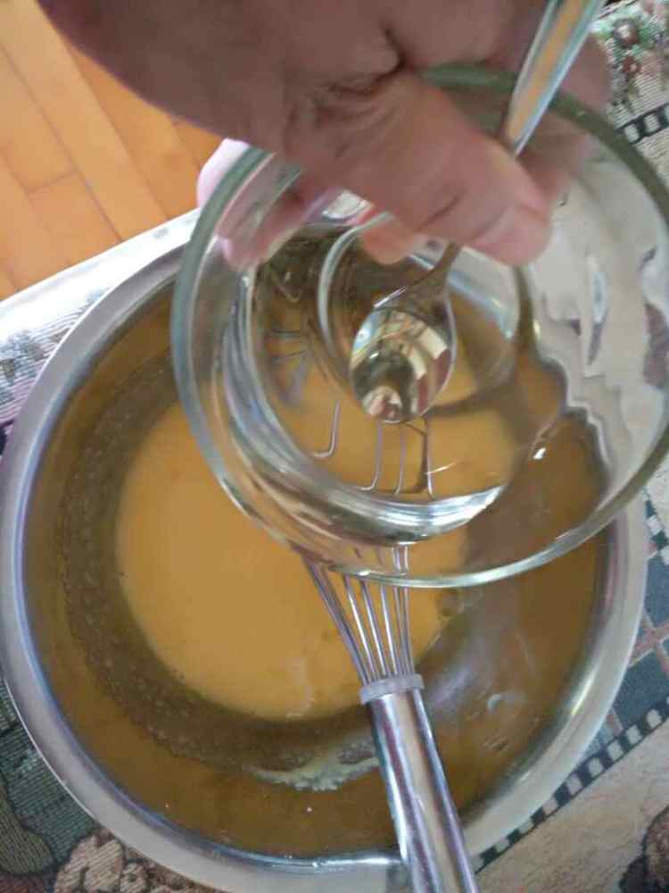 千叶纹蛋糕卷步骤3