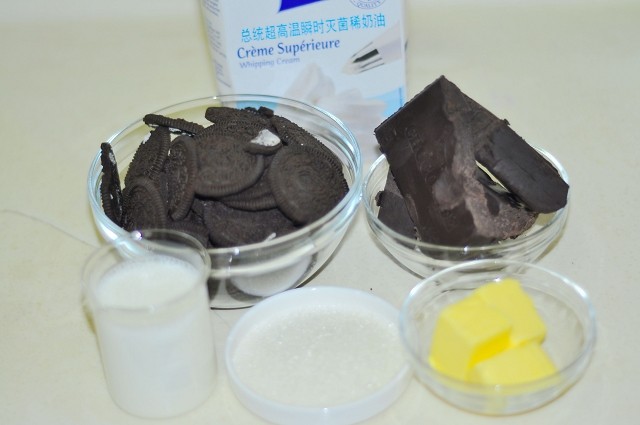 巧克力冰淇淋蛋糕步骤1