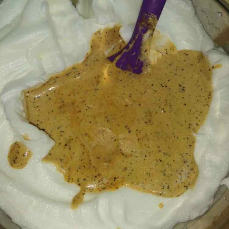红茶中空戚风蛋糕步骤6