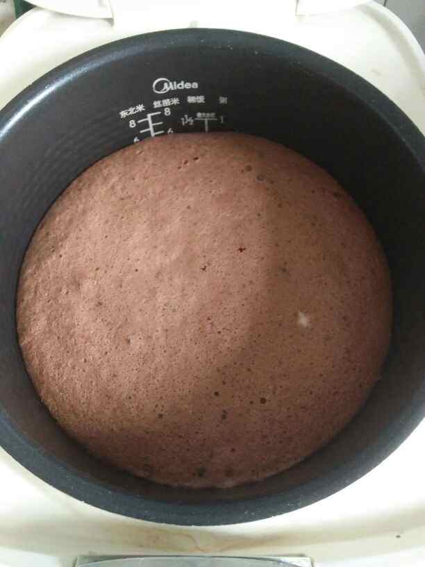 电饭锅巧克力蛋糕步骤15