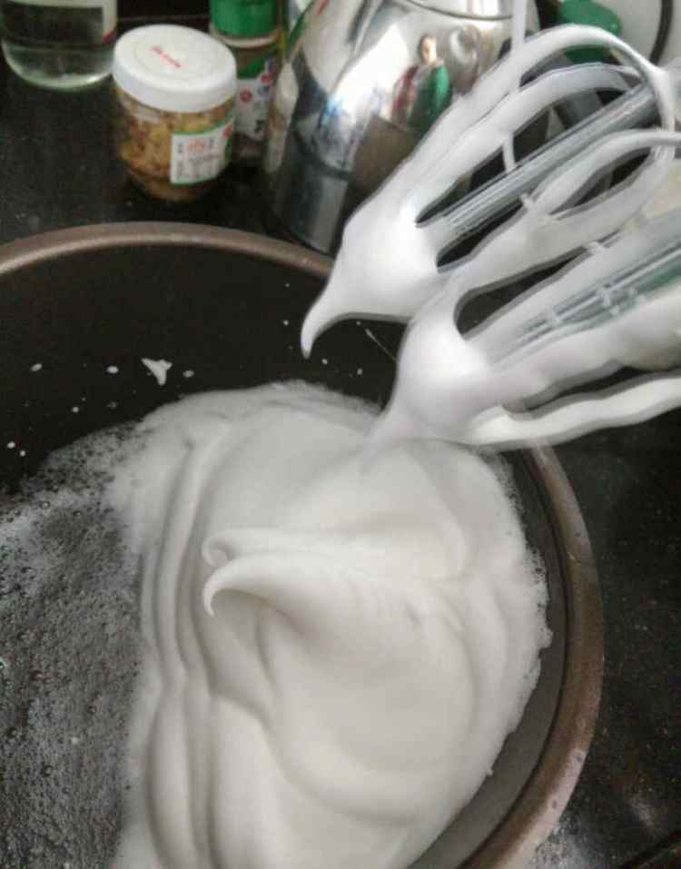 彩绘蛋糕卷步骤5
