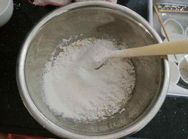 彩绘蛋糕卷步骤4