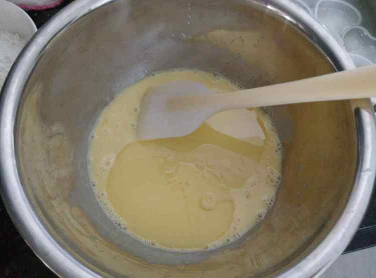 彩绘蛋糕卷步骤3