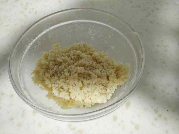 蓝莓杏仁酥粒马芬步骤2