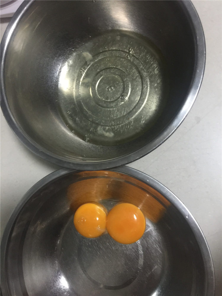 红丝绒夹心蛋糕步骤1
