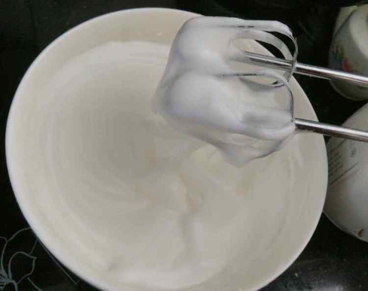 彩绘紫薯芒果蛋糕卷步骤5