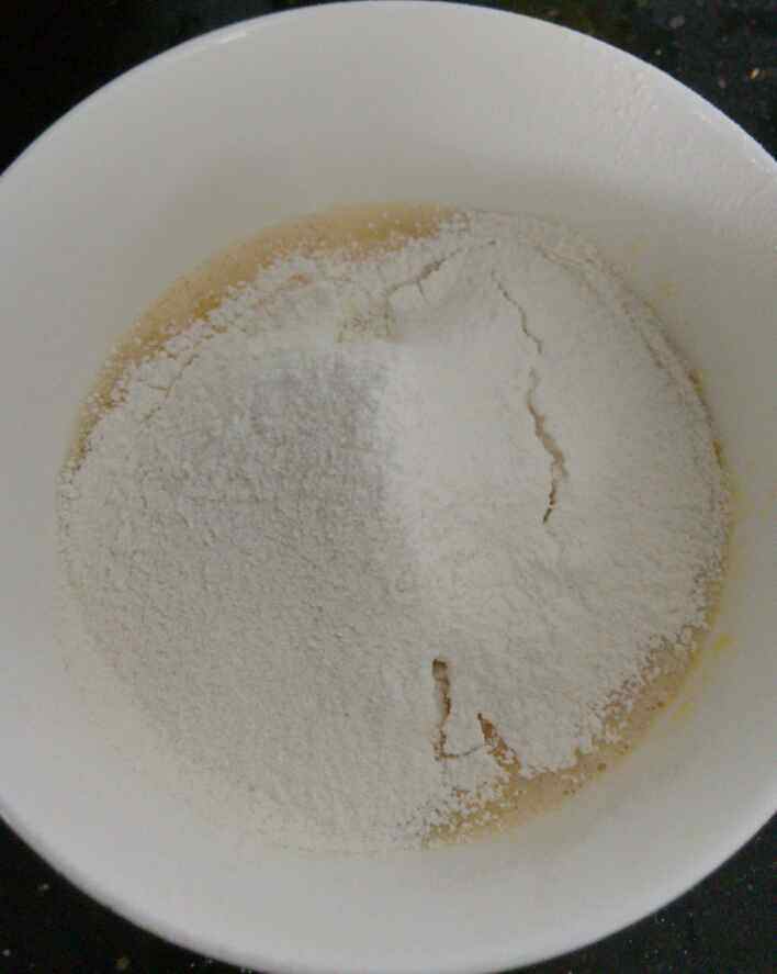 彩绘紫薯芒果蛋糕卷步骤3