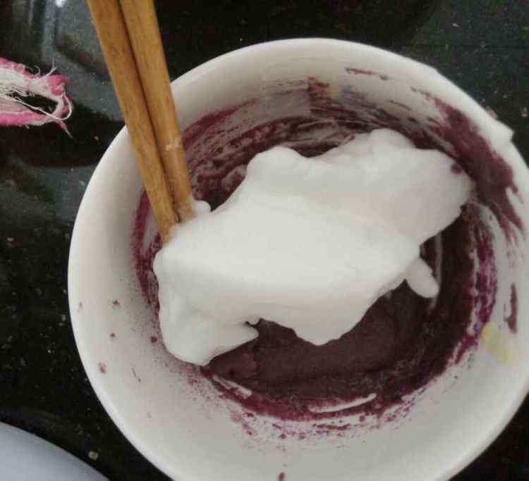 彩绘紫薯芒果蛋糕卷步骤7