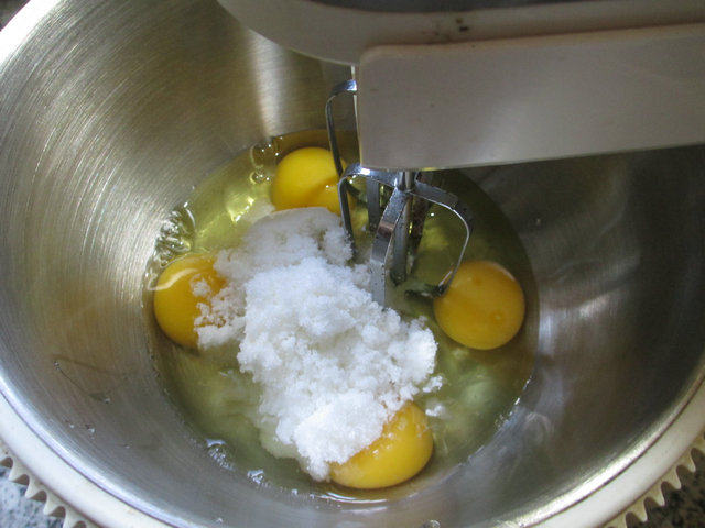 枸杞蒸蛋糕步骤3