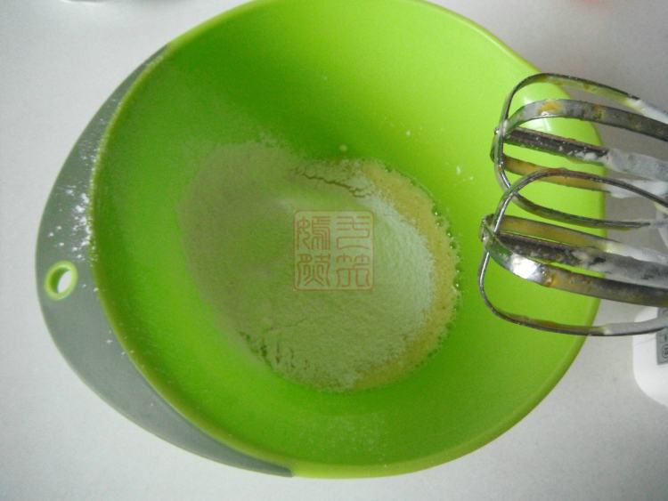 蔓越莓纸杯蛋糕步骤4