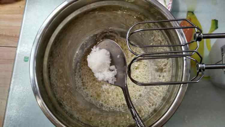 蜂蜜糯米无油蛋糕步骤7