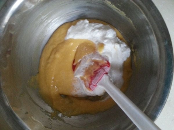 香蕉蔓越莓戚风步骤9