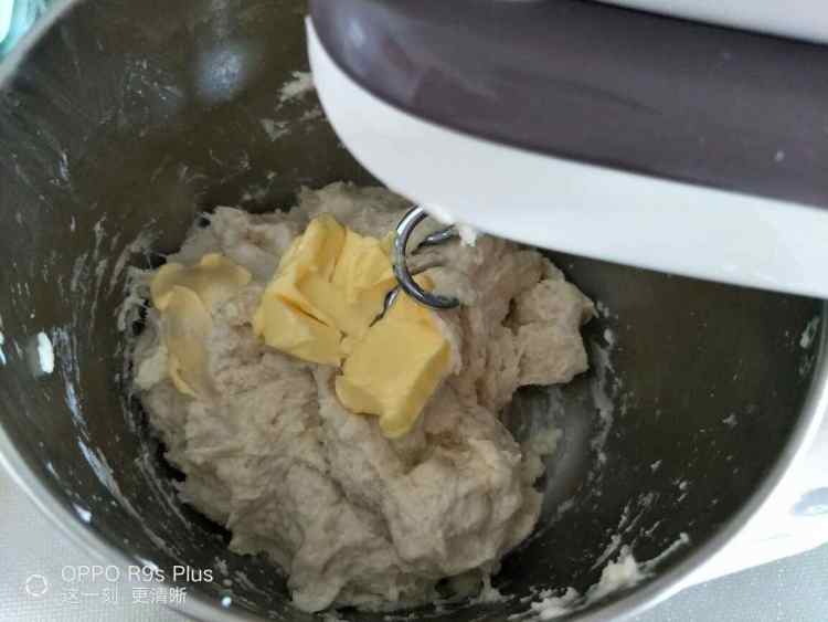 奶香椰蓉面包卷步骤8
