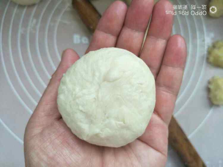 奶香椰蓉面包卷步骤12