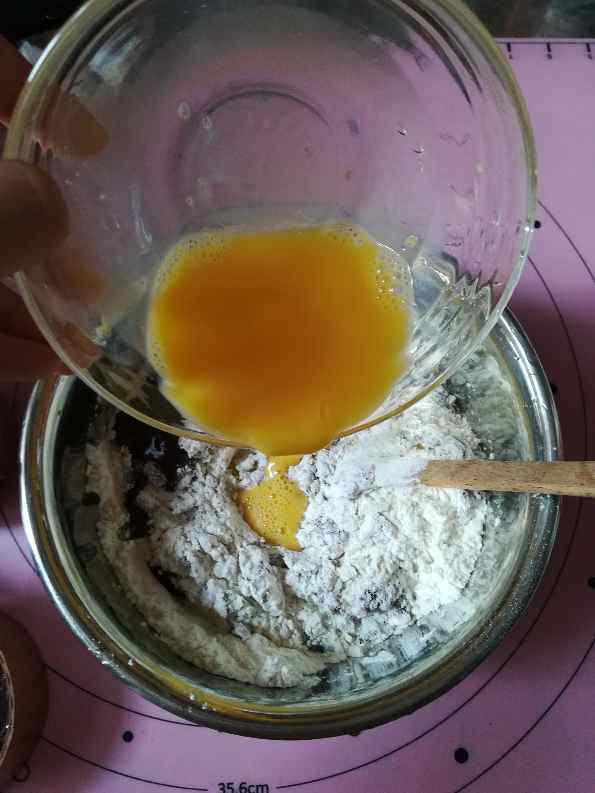 紫米红豆面包步骤3