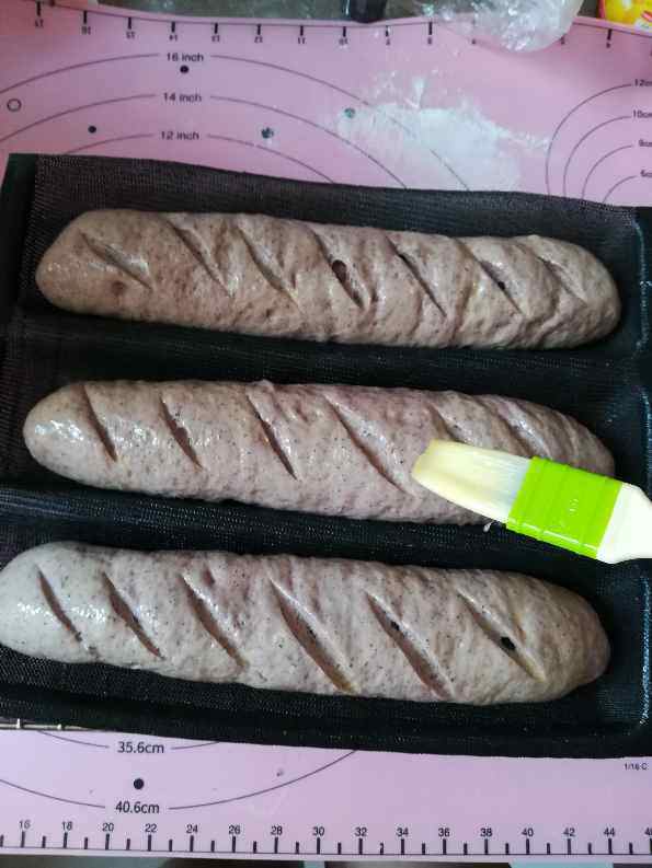 紫米红豆面包步骤16