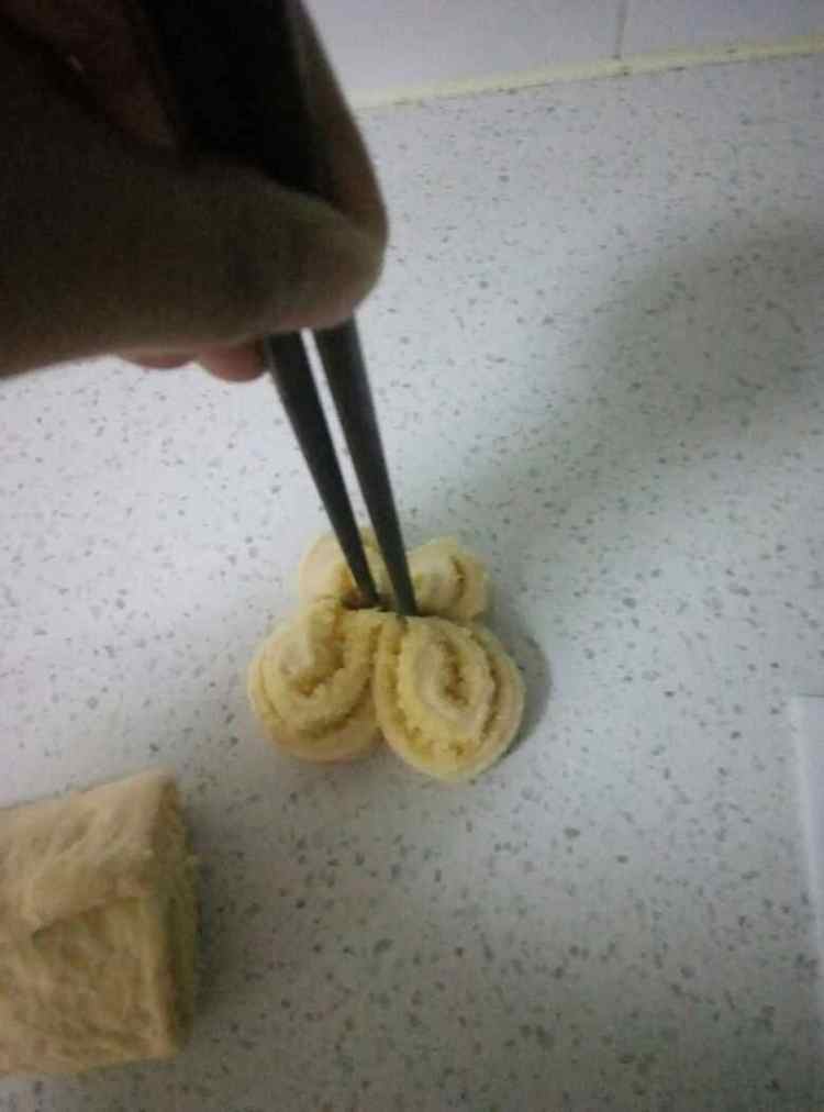 蝴蝶椰蓉面包步骤11