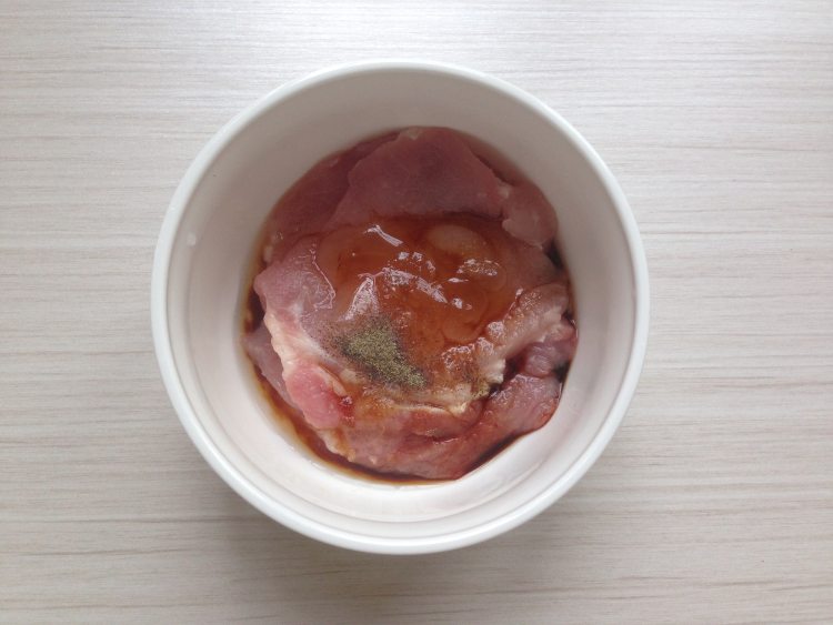 烤猪肉三明治步骤1