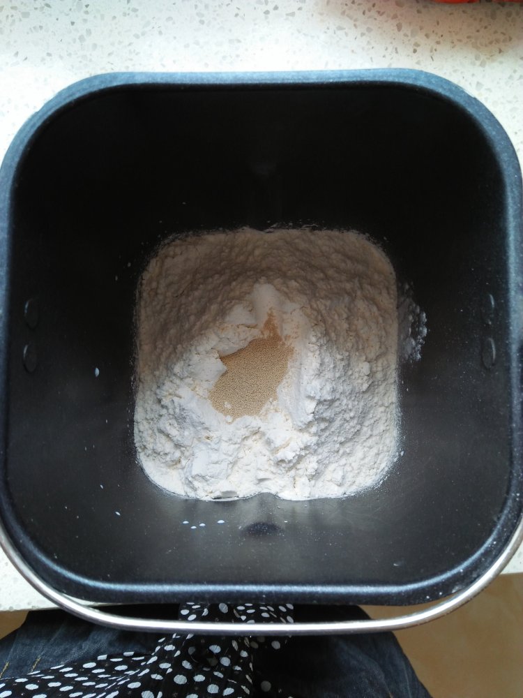 蜂蜜脆底面包步骤2