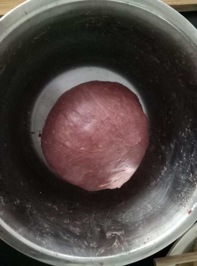 红丝绒麻薯软欧步骤1