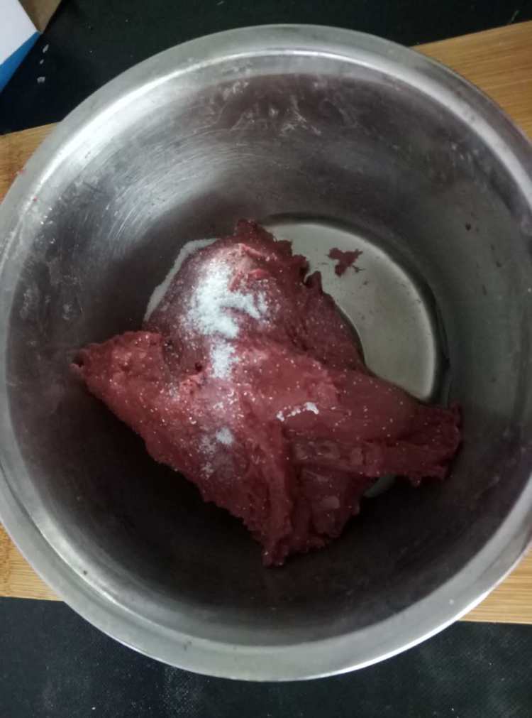 红丝绒麻薯软欧步骤3