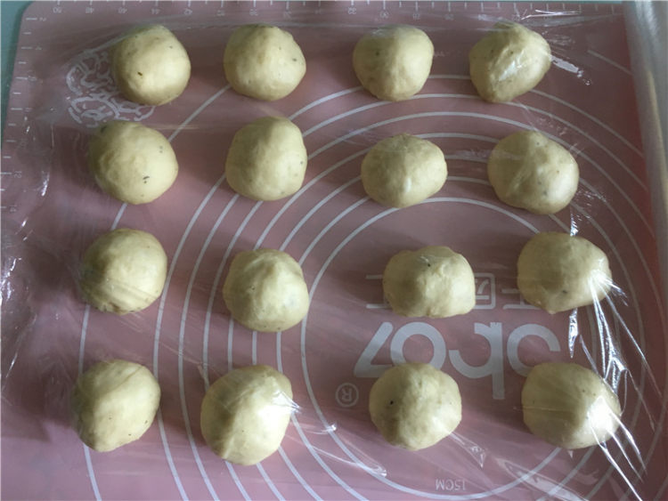 蔓越莓奶酪小面包步骤13