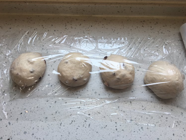 葡萄果汁软欧包步骤9