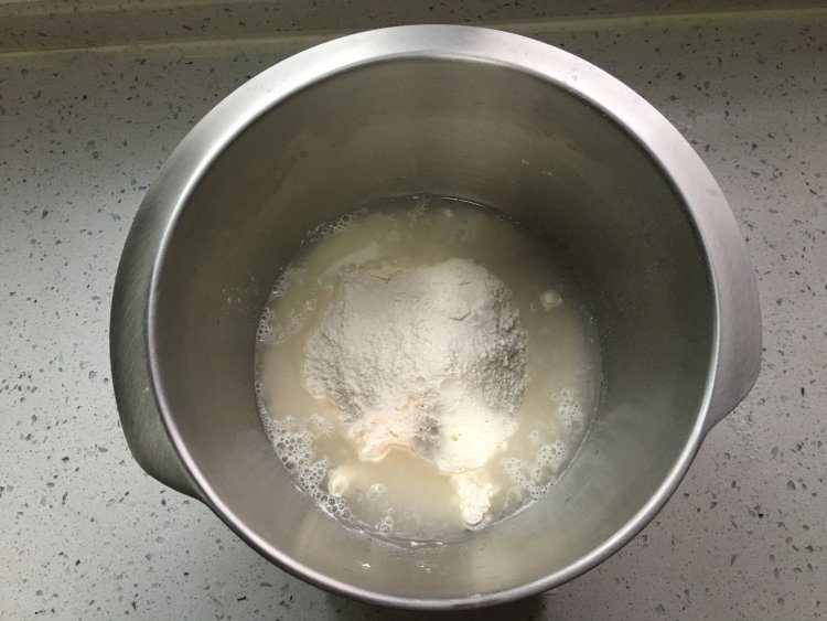 炼乳吐司步骤1