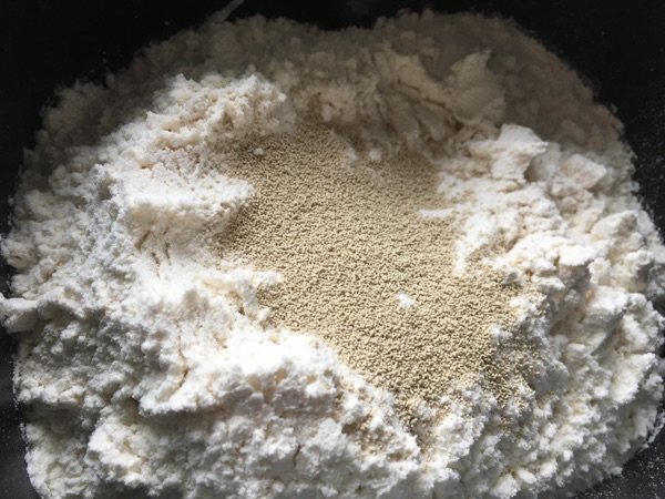 酸奶芝麻包步骤2