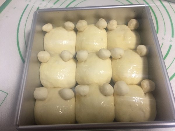 萌萌哒挤挤熊小面包步骤8