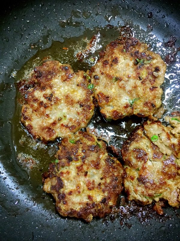黄金肉饼汉堡步骤6