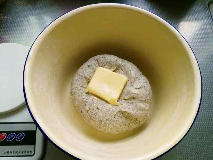 紫米全麦豆沙面包步骤2