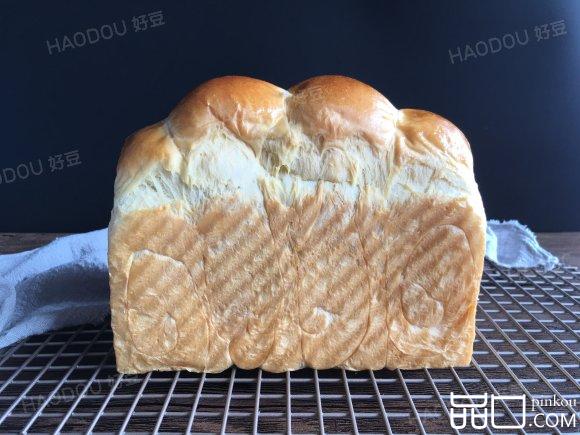 英式水帘拉丝面包