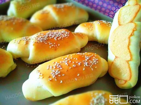 牛角肉松面包