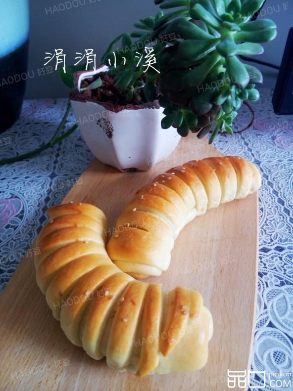 毛毛虫肉松面包