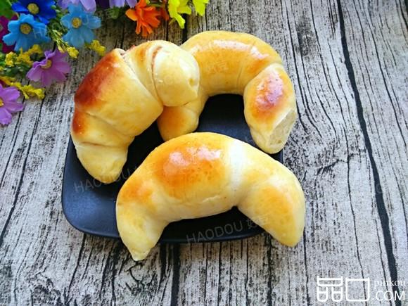 果酱牛角面包