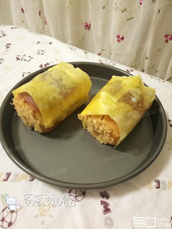 蛋皮肉松面包