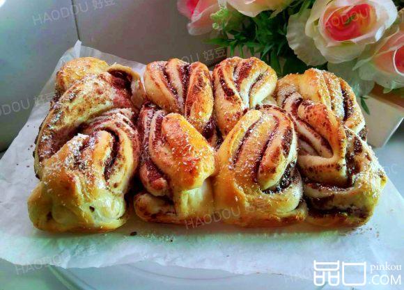 豆沙扭扭面包