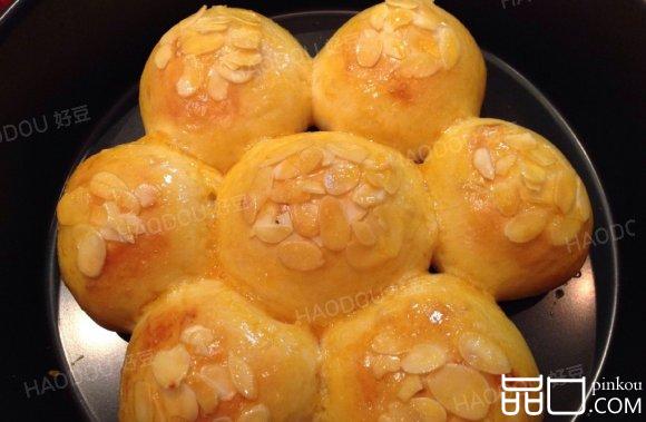 杏仁面包