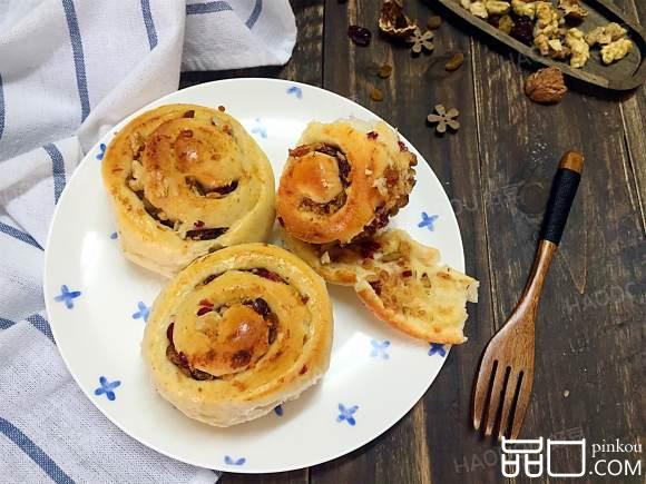 全麦肉松果仁卷