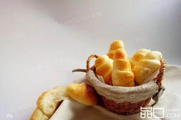 超软鲜奶面包卷