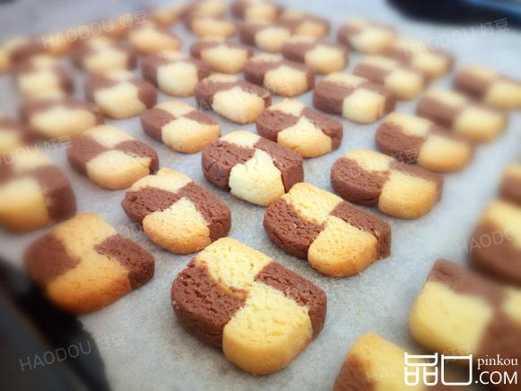 双色旗格饼干