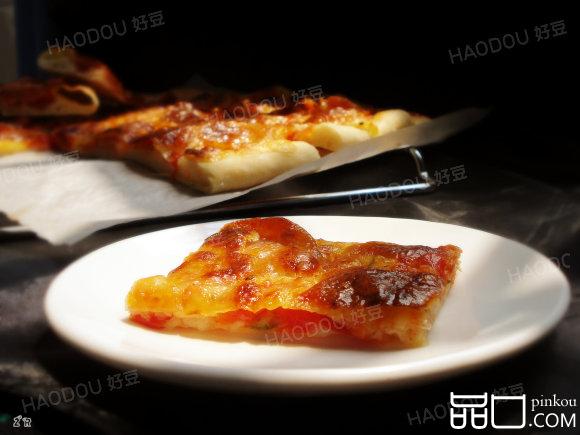 意式薄底香肠披萨