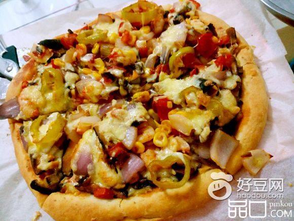 香菇海鲜脆皮披萨